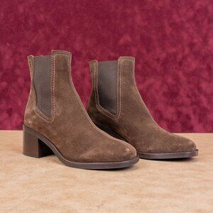 La Canadienne Women Jolie Brown Suede Waterproof Heel Chelsea Ankle Boots sz 5.5
